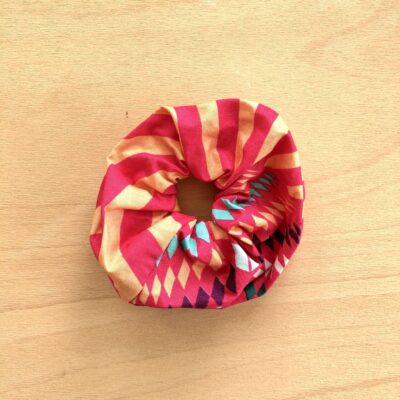 Scrunchie mit Muster aus Baumwolle pink bunt