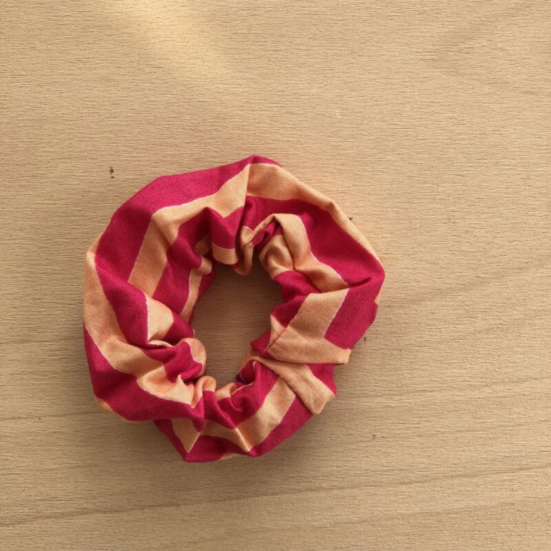 Scrunchie mit Muster aus Baumwolle pink lachs